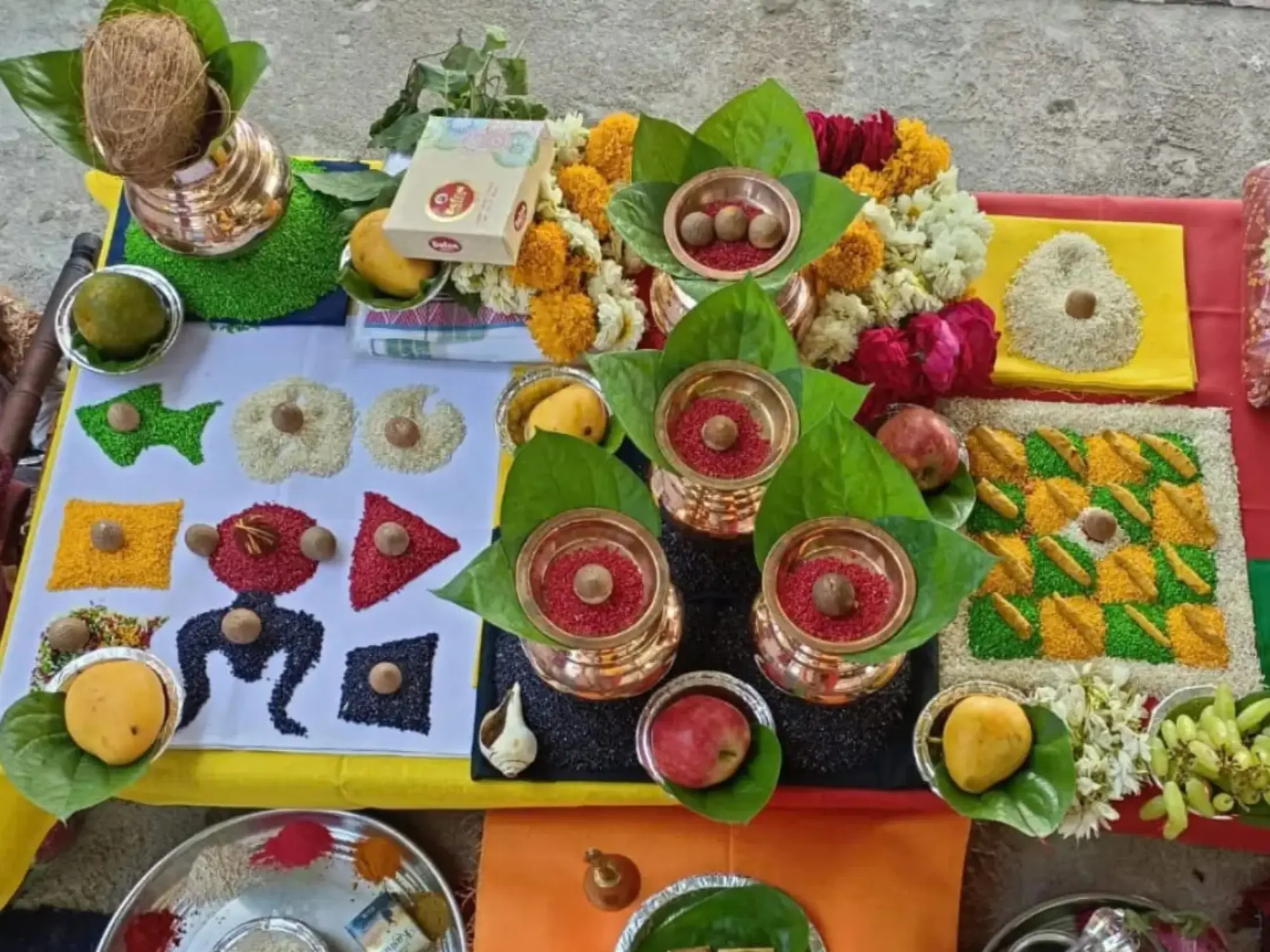 Kaal Sarp Dosh puja samagri arranged with Naag-Nagin pratimas and kalash